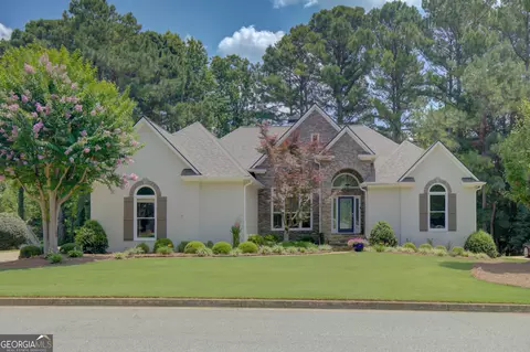 425 Lake Forest Dr, Newnan, GA 30265