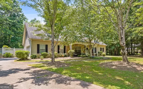 103 Rainwater Ct, Mcdonough, GA 30252