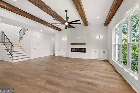 Living - 103 Planters Pointe Ct, Baldwin, GA 30511 photo 2 of 5