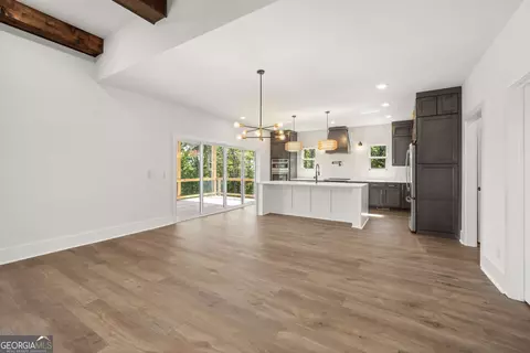 Living - 103 Planters Pointe Ct, Baldwin, GA 30511 photo 5 of 5