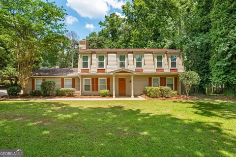 400 Pinegate Rd, Peachtree City, GA 30269