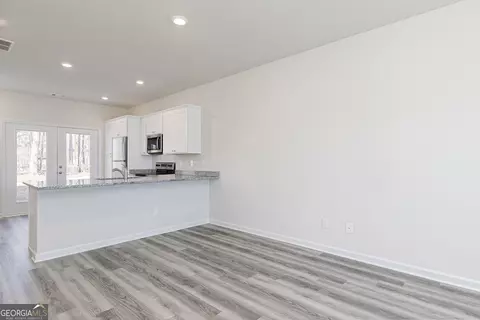 Living - 226 Rooker Dr, Lagrange, GA 30241 photo 1 of 1