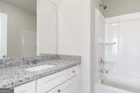 Bath - 226 Rooker Dr, Lagrange, GA 30241 photo 3 of 4