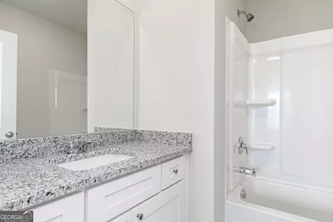 Bath - 226 Rooker Dr, Lagrange, GA 30241 photo 1 of 4