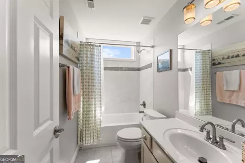 Bath - 7210 Devonhall Way, Duluth, GA 30097 photo 2 of 5