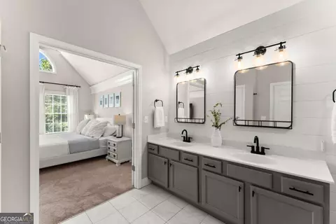 Bath - 7210 Devonhall Way, Duluth, GA 30097 photo 4 of 5
