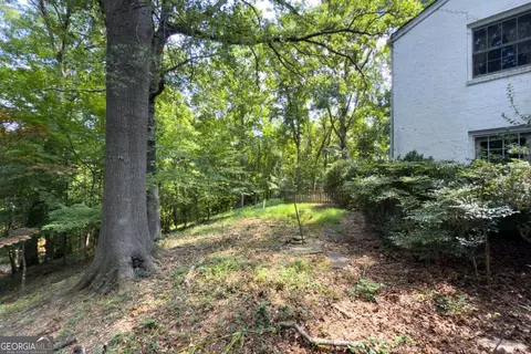 1700 W Paces Ferry Rd NW, Atlanta, GA 30327