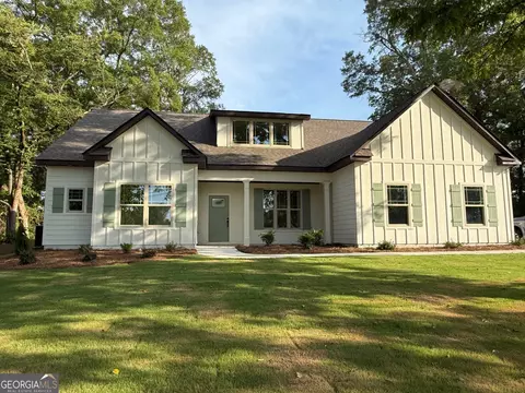 15 Couch St, Moreland, GA 30259