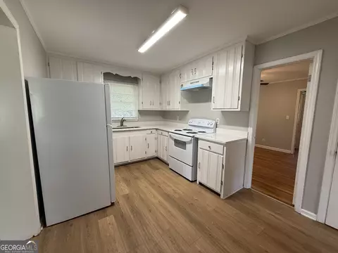 Kitchen - 110 Dogwood Dr, Lagrange, GA 30241 photo 2 of 4