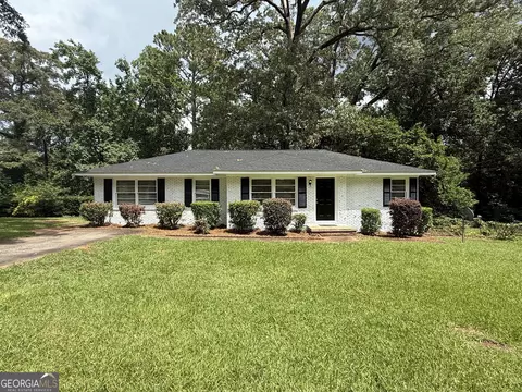 110 Dogwood Dr, Lagrange, GA 30241