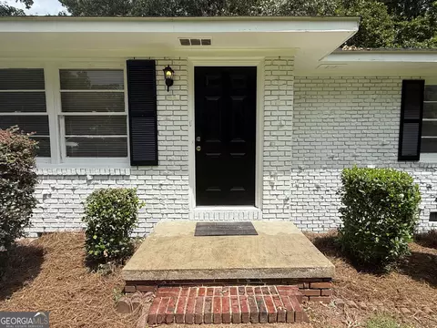 Exterior - 110 Dogwood Dr, Lagrange, GA 30241 photo 2 of 5