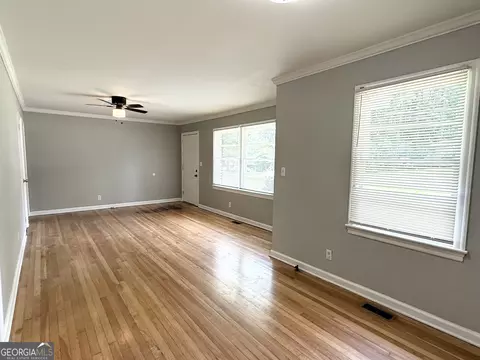 Living - 110 Dogwood Dr, Lagrange, GA 30241 photo 2 of 6