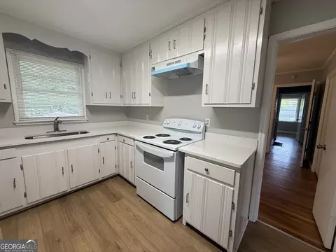 Kitchen - 110 Dogwood Dr, Lagrange, GA 30241 photo 3 of 4