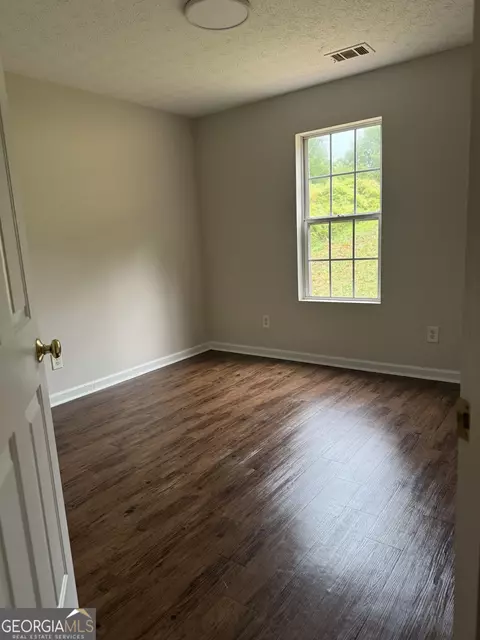 Bedroom - 454 Old Tree Dr, Jackson, GA 30233 photo 2 of 3