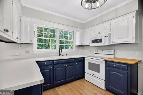 Kitchen - 123 Brittney Ln, Lagrange, GA 30240 photo 2 of 2