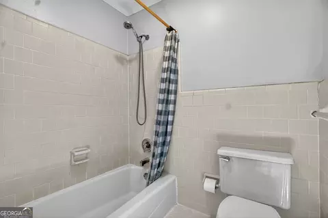 Bath - 123 Brittney Ln, Lagrange, GA 30240 photo 3 of 4