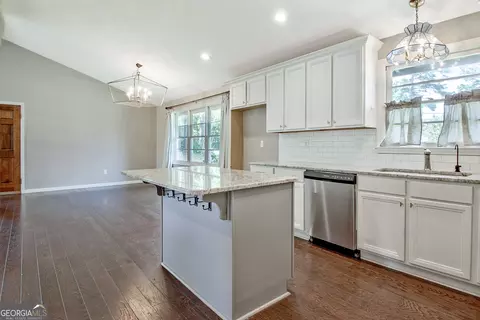 Kitchen - 506 Glenridge Rd, Lagrange, GA 30240 photo 2 of 3