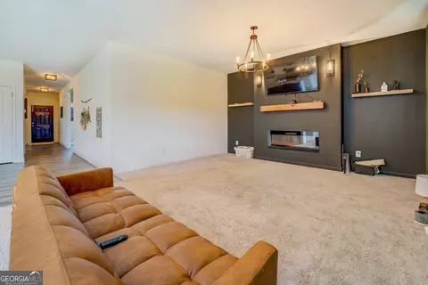 Living - 89 Dorsey Way, Monroe, GA 30655 photo 3 of 4