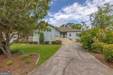 23 W Lake Dr, St. Simons, GA 31522