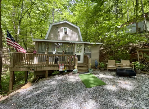 87 Garden Ln, Cleveland, GA 30528