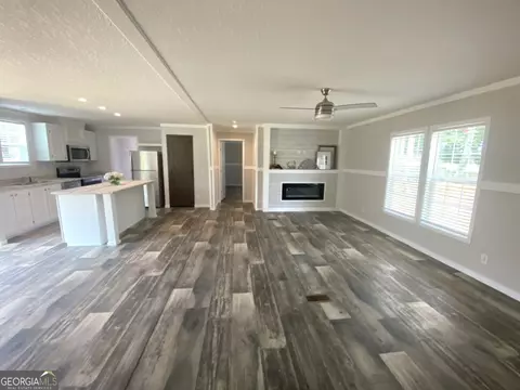 Living - 239 Golf Course Rd, Demorest, GA 30535 photo 3 of 6