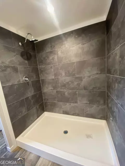 Bath - 239 Golf Course Rd, Demorest, GA 30535 photo 2 of 6