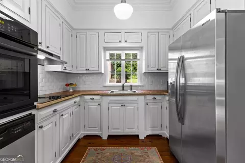 Kitchen - 305 Waverly Way, Lagrange, GA 30240 photo 1 of 4