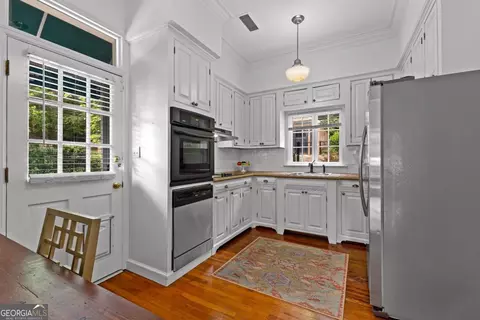 Kitchen - 305 Waverly Way, Lagrange, GA 30240 photo 3 of 4