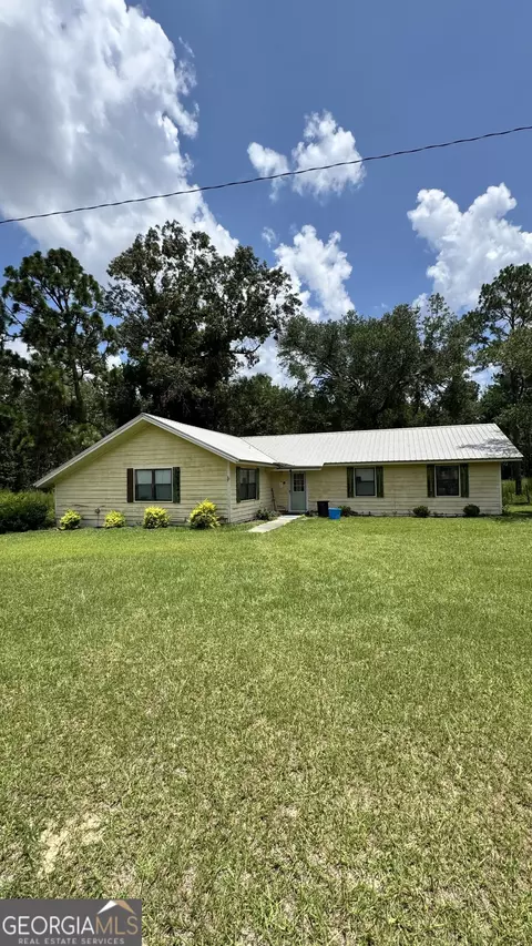 3010 Lindsey Dr, Claxton, GA 30417