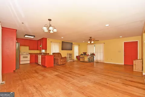 Living - 2225 Smokey Rd, Lagrange, GA 30241 photo 3 of 3