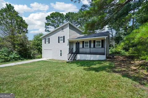 3585 Royal Ct, Snellville, GA 30039
