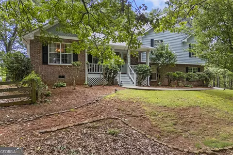 579 Willows Dr, Cleveland, GA 30528