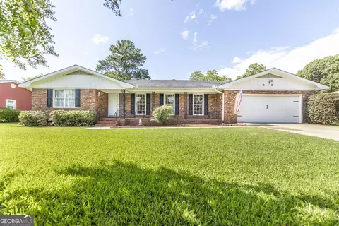 118 Foxfire Dr, Warner Robins, GA 31093