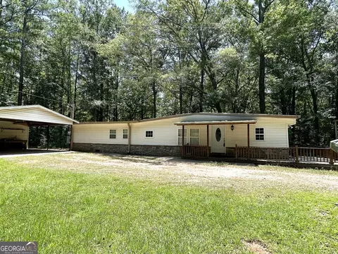 56 Beaver Cove Dr, Lagrange, GA 30240