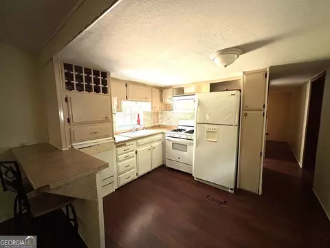 Kitchen - 56 Beaver Cove Dr, Lagrange, GA 30240 photo 1 of 2