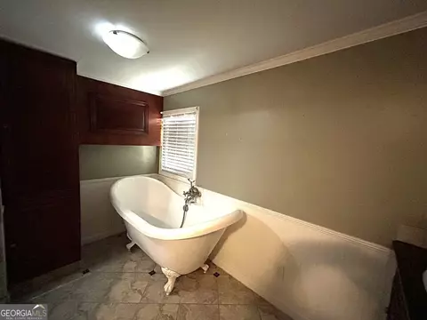 Bath - 56 Beaver Cove Dr, Lagrange, GA 30240 photo 2 of 4