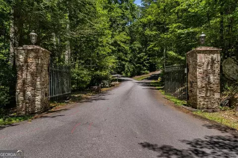 346 Mission Ridge Dr, Hayesville, NC 28904