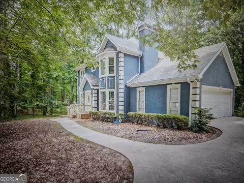 732 Country Lake Dr, Hampton, GA 30228