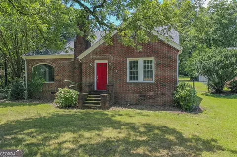 560 Athens St, Hartwell, GA 30643