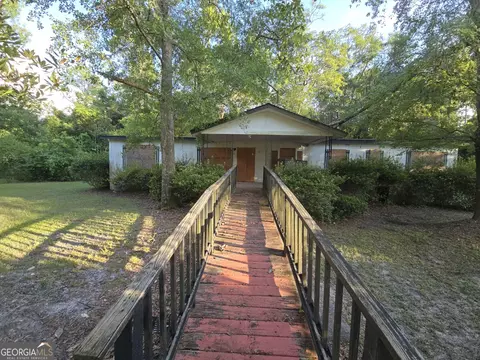 300 E Hamilton Ave, Waycross, GA 31501