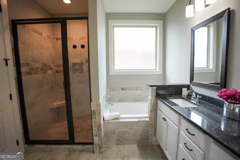 Bath - 415 Silo Cir, Perry, GA 31069 photo 3 of 6