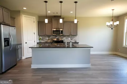 Kitchen - 415 Silo Cir, Perry, GA 31069 photo 1 of 5