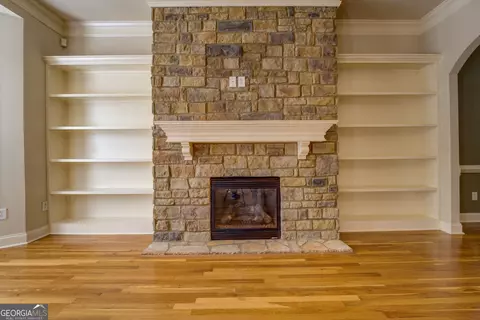 Living - 10148 Malcolm Dr, Covington, GA 30014 photo 4 of 5