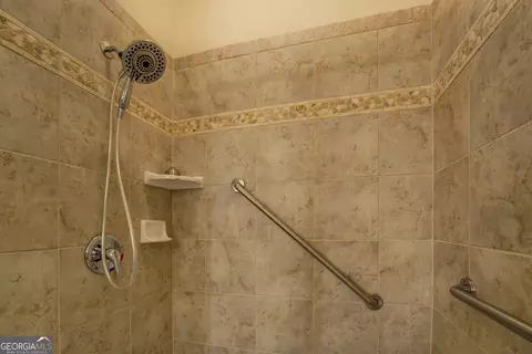 Bath - 10148 Malcolm Dr, Covington, GA 30014 photo 3 of 5