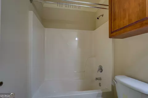 Bath - 10148 Malcolm Dr, Covington, GA 30014 photo 5 of 5