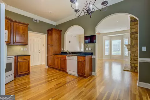 Kitchen - 10148 Malcolm Dr, Covington, GA 30014 photo 2 of 4