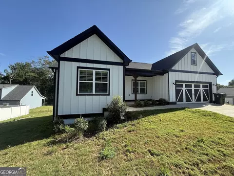 1111 E Doyle St, Toccoa, GA 30577