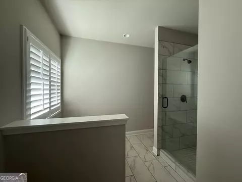 Bath - 1111 E Doyle St, Toccoa, GA 30577 photo 2 of 2