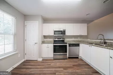 85 Lakeside Cir, Covington, GA 30016 photo 3