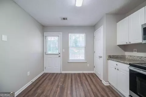 85 Lakeside Cir, Covington, GA 30016 photo 2